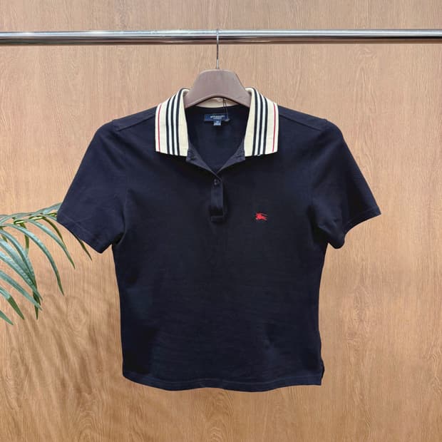 버버리 런던 반팔 크롭 PK 카라티 노바체크 디테일 블랙