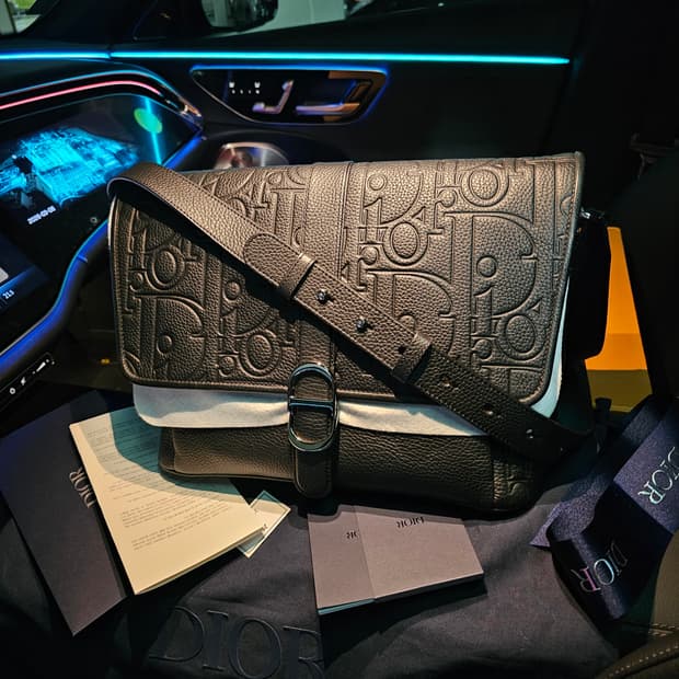 디올 그래비티 플랩 데일리 크로스백 라지사이즈 25Fw