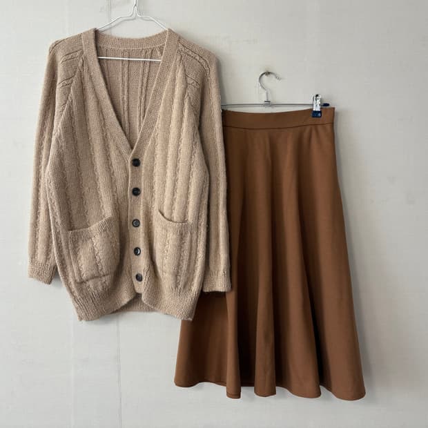 gu치마+가디건