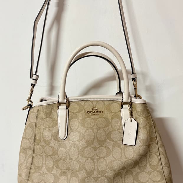 COACH 코치 미디엄 사첼백