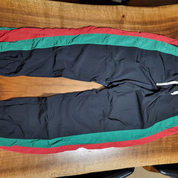 구찌 트레이닝 팬츠