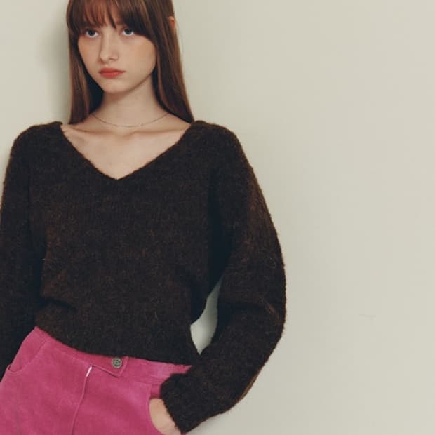 럭키마르쉐 브이넥 리본 풀오버 니트 브라운