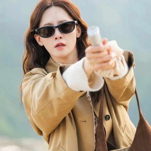 (윤아착용)젠틀몬스터 모노크롬 저렴히팝니다.보증카드o