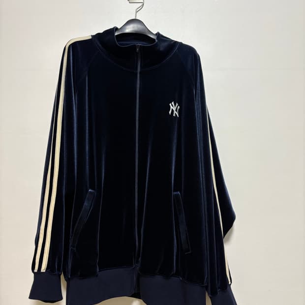 프릭스스토어 벨벳 트랙자켓