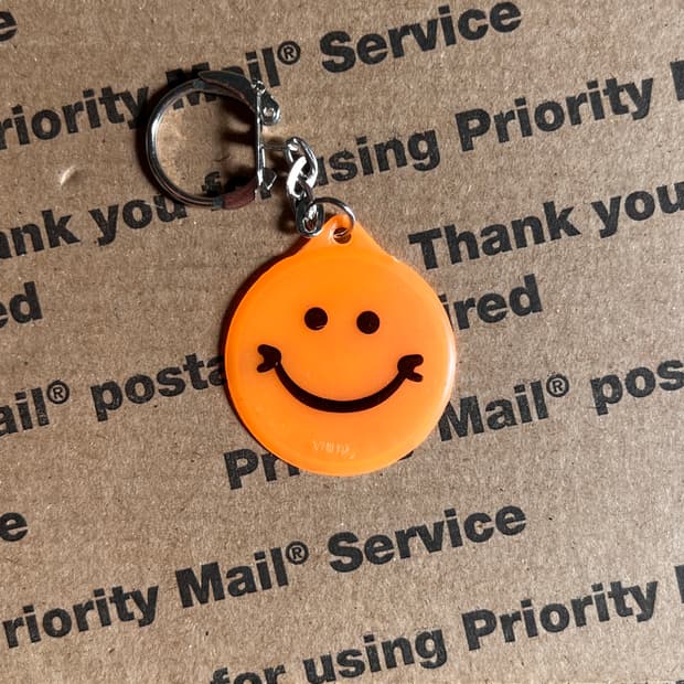 90s vtg Smiley Face Keyring