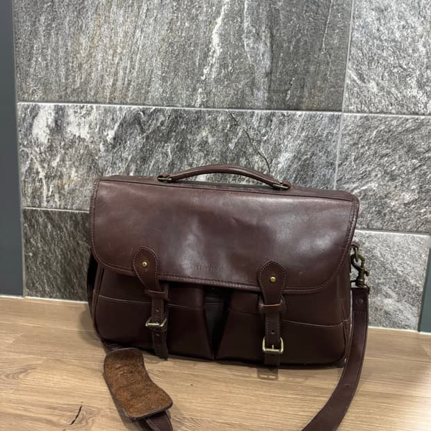 터스팅 사첼 백 다크 브라운