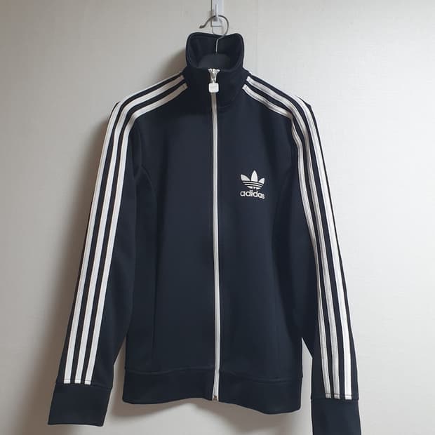 아디다스 유로파 져지 블랙 삼선 화이트 트랙탑 90