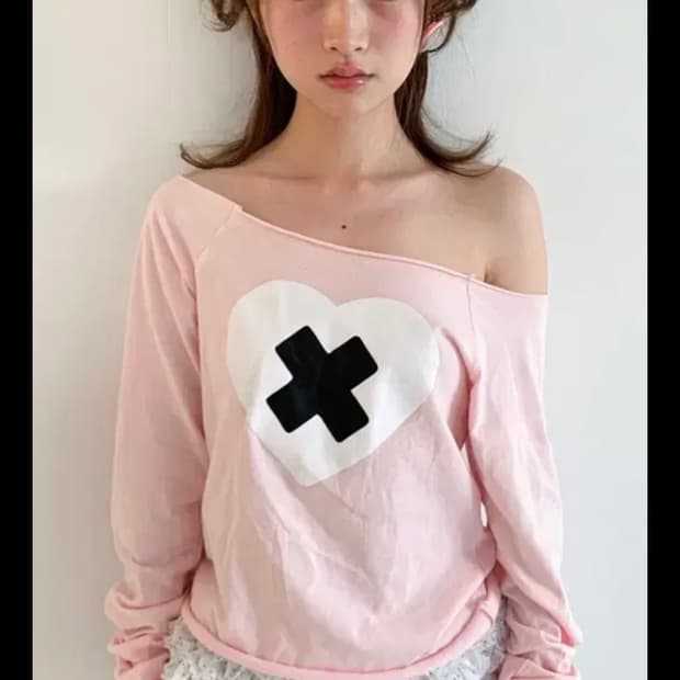 샵페어리 크로스 하트 컷오프 티셔츠 cross heart cut off
