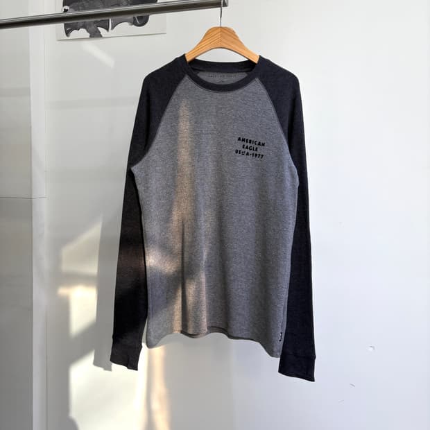 AMERICAN EAGLE 롱슬리브