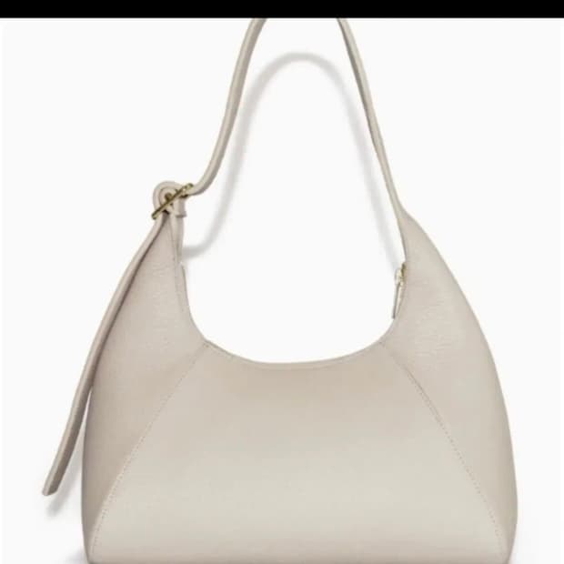 코스 cos 미니 레더 숄더백 크림