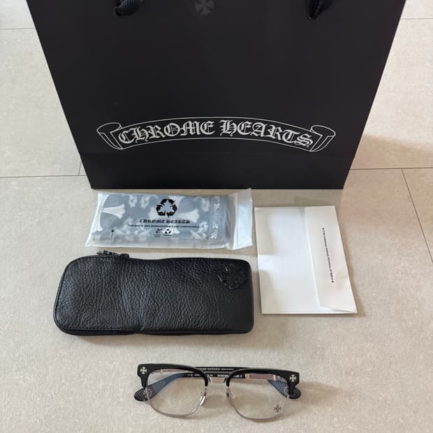 크롬하츠 보넨노이슈어2 블랙 브러쉬드 실버