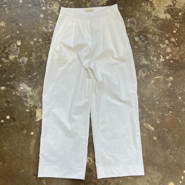1) 시야쥬 화이트 와이드 팬츠