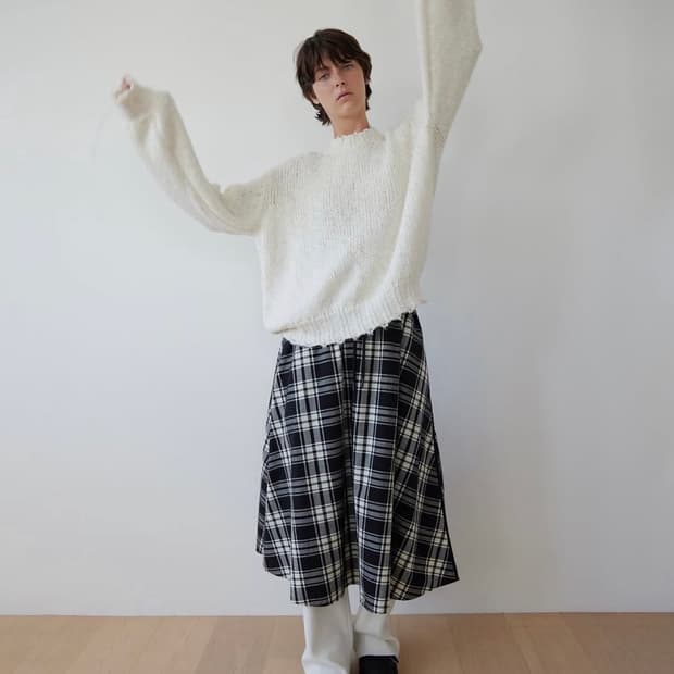 르바 리버스 트위드 라운드 니트 (새상품)