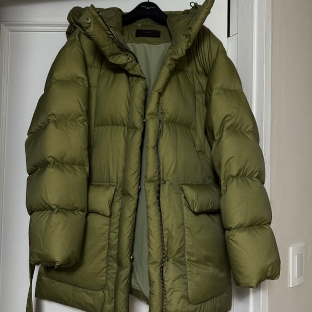 여성 BEAKER 후드 구스다운 점퍼 카키