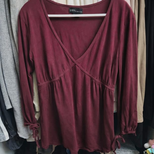 빈티지 와인 브이넥 상의