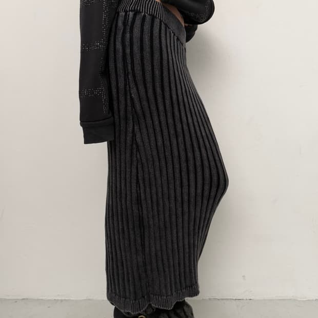 다크그레이 워싱 골지 롱스커트 