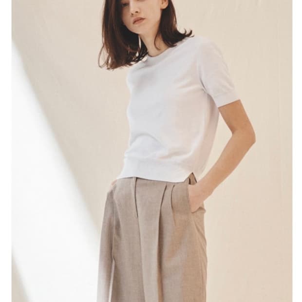 아비에무아 화이트 캐시미어 반팔 니트