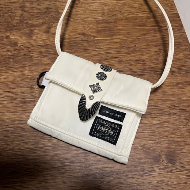 Toga porter 지갑 크로스백
