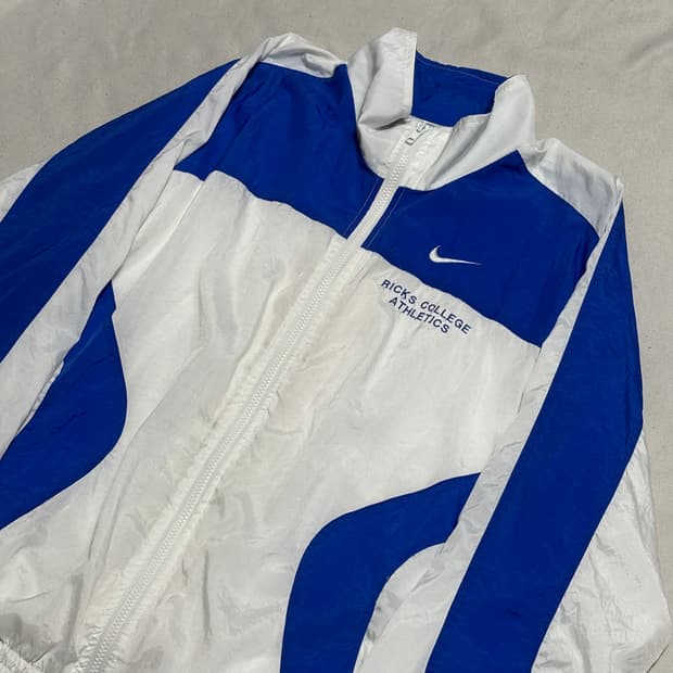 M 나이키 화이트 배색 바람막이