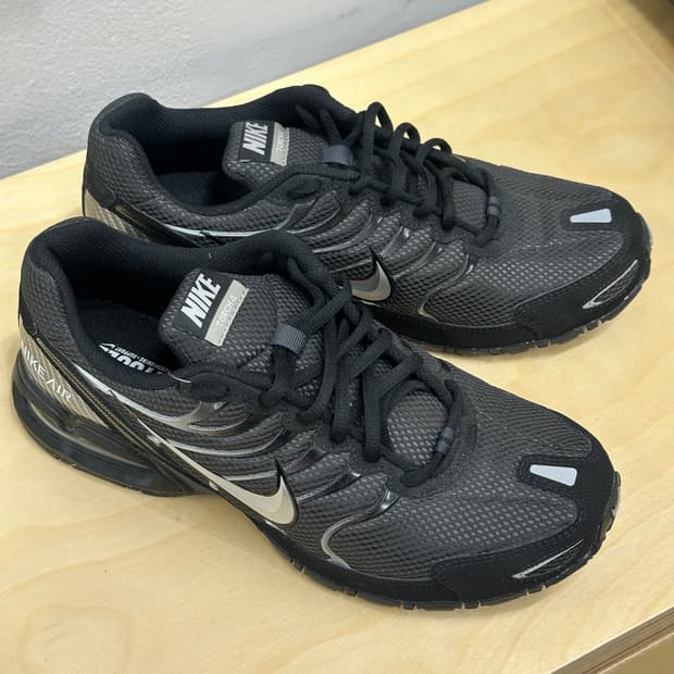 [280] 나이키 에어맥스 토치 4 앤트러사이트 메탈릭 실버