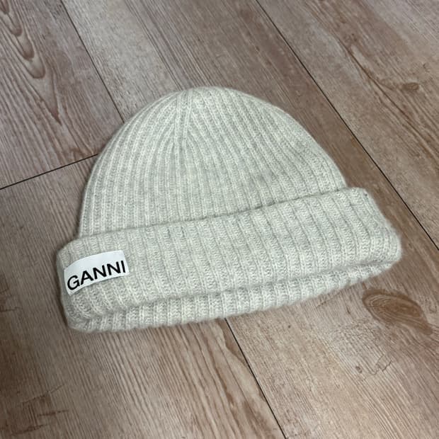 [os] ganni beanie grey