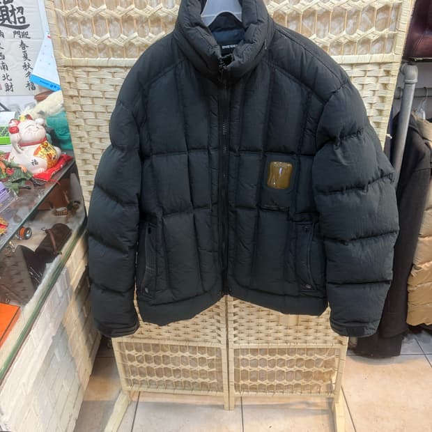 100 정품 디젤 피그먼트테커니클 푸퍼 패딩 팝니다