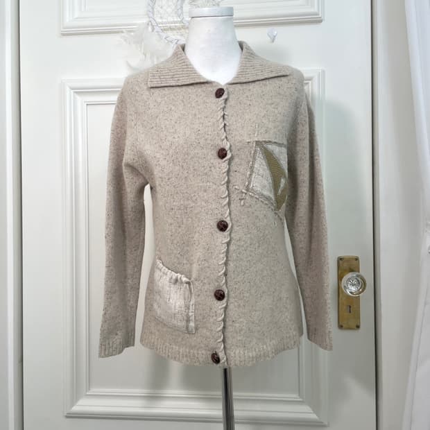 graybeige stitch point pouch point mori 