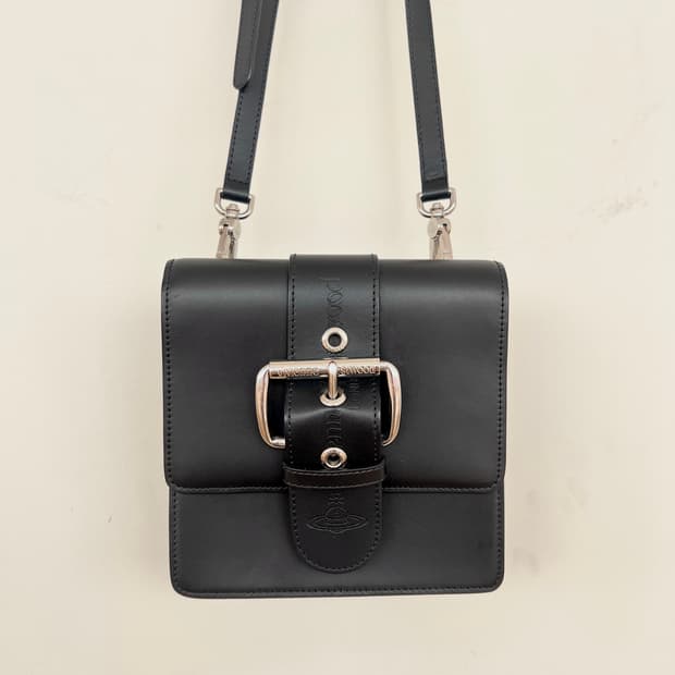 비비안웨스트우드 알렉스 사첼 레더 크로스백