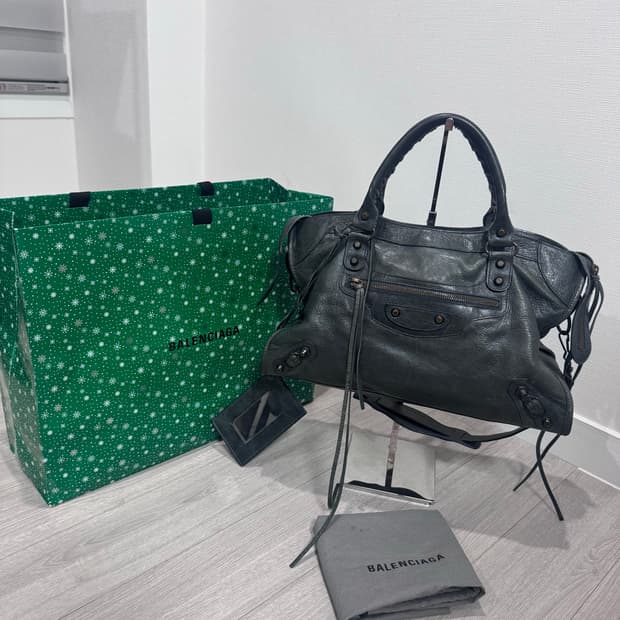 Balenciaga 발렌시아가 시티백 모터백 미디움(그레이) 상태 A-