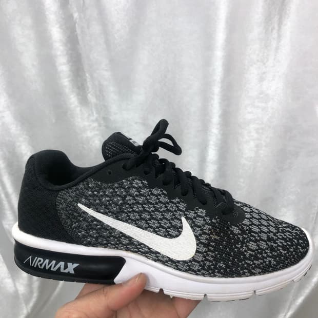 나이키 에어맥스 시퀀트2 운동화 사이즈 235 