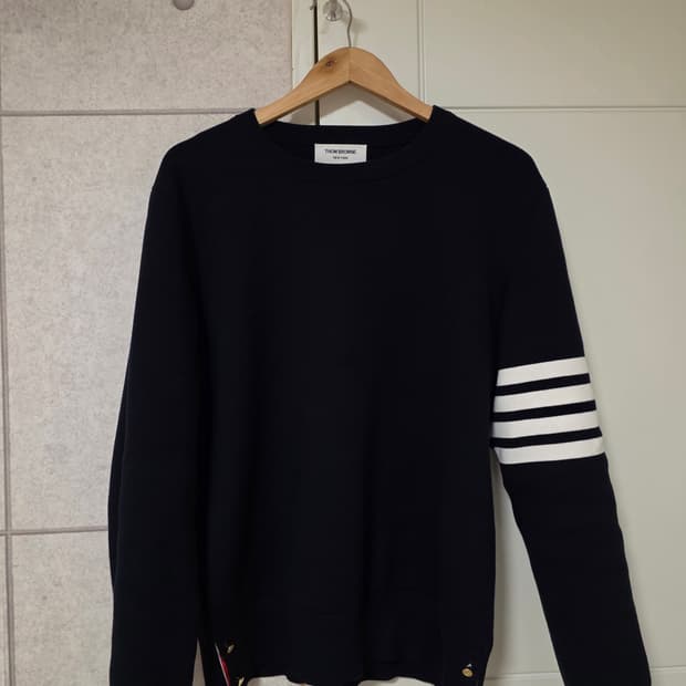 [4,새상품급]25ss 톰브라운 밀라노스티치 금장 니트