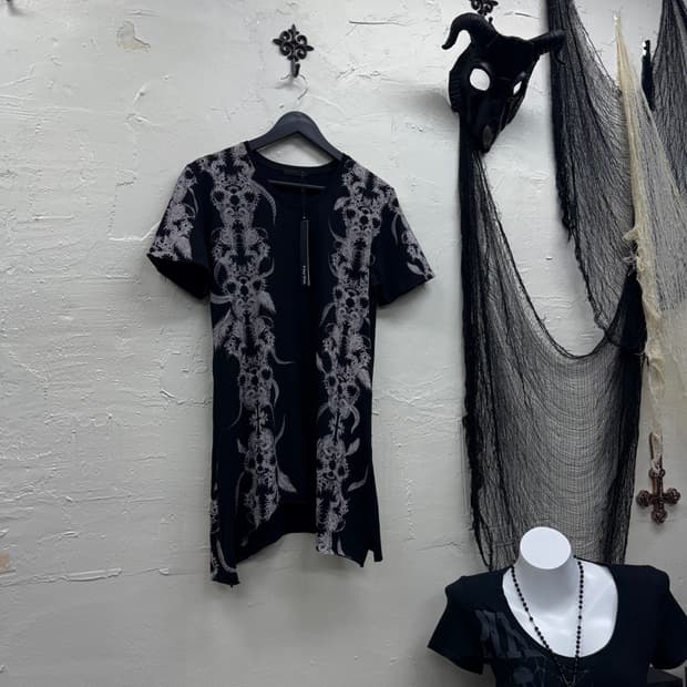 Kmrii magnolia feather top