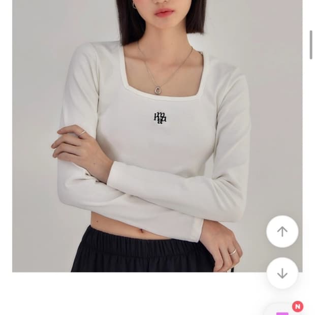 에이블리 무아무아 크롭티 블랙 화이트(택포)