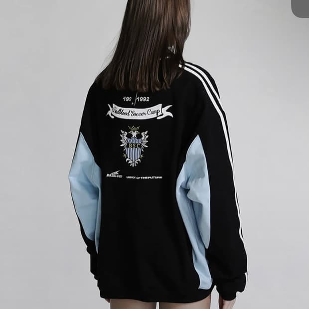 배드블러드 BSC 싸커 캠프 패널 맨투맨 블랙