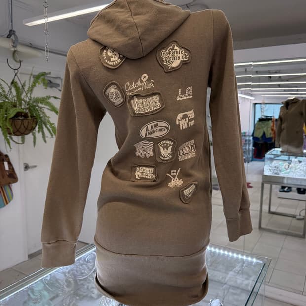 patch print long hood zipup