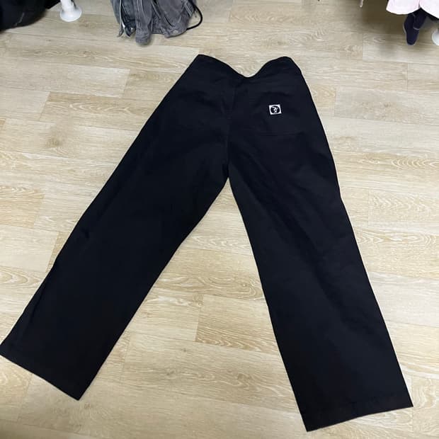 디스커스 애슬레틱 커브드 치노팬츠