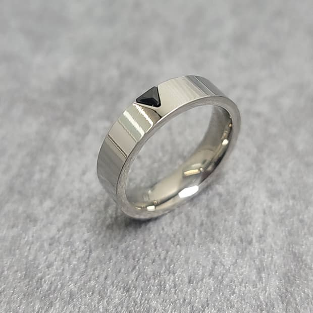 Black point ring 블랙 포인트반지