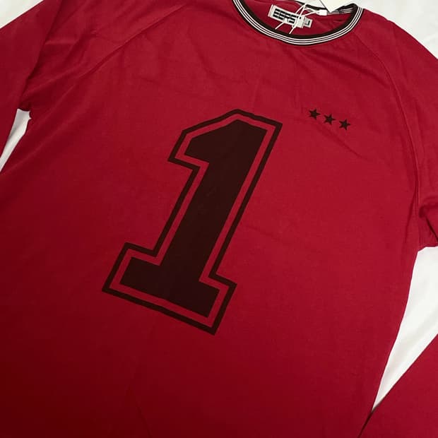 이어스트 롱슬리브 버건디