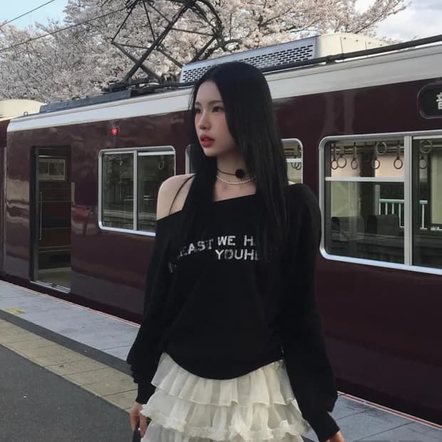 유희) 오프숄더 SWEATSHIRTS BLACK