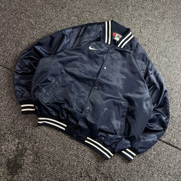 나이키 스우시 사틴 스타디움 바시티 자켓 3346