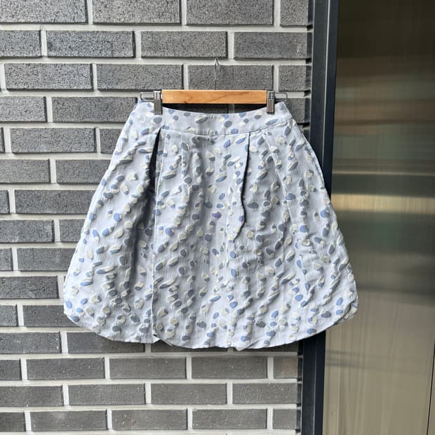 To be Chic 레오파드 벌룬 스커트 라이트 블루