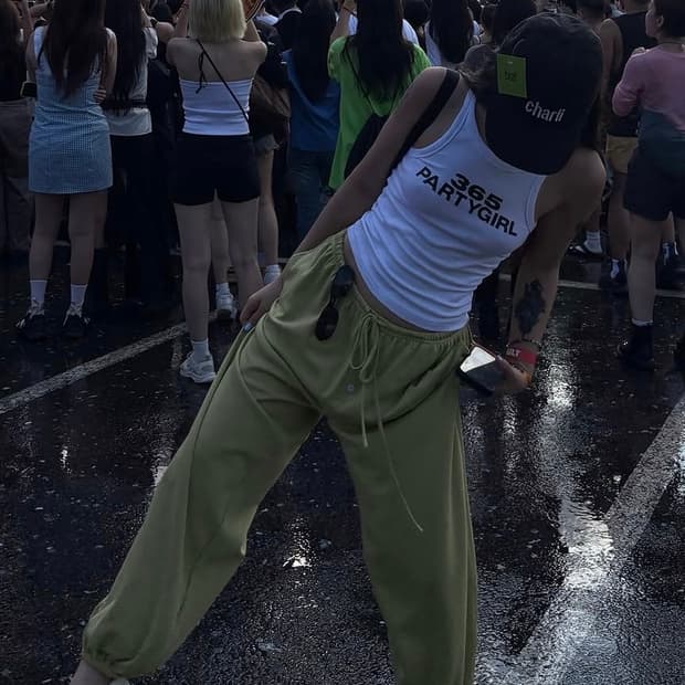(반택포) Zara 자라 찰리 xcx 나시
