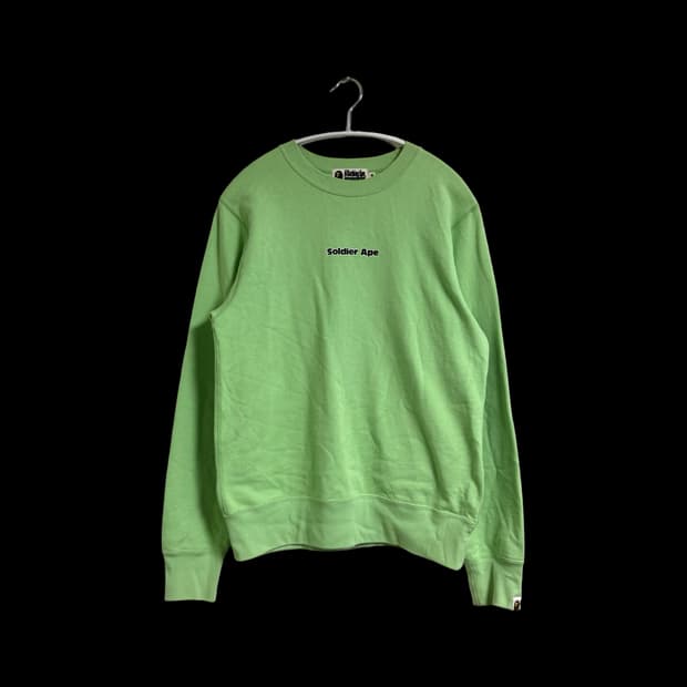 베이프  "World Gone Mad" 크루넥 스웨트셔츠