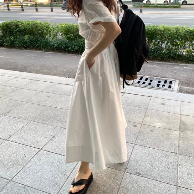 비애브선트마인디드 화이트 반팔 롱원피스