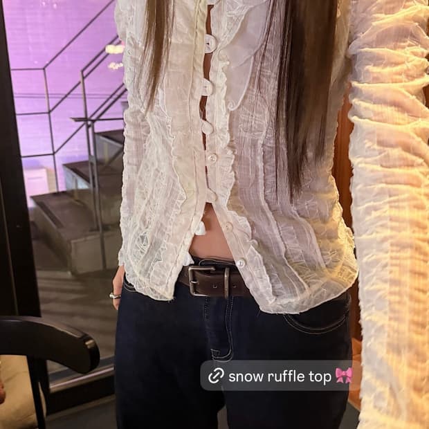쓰리타임즈 스노우 러플탑 블라우스 화이트