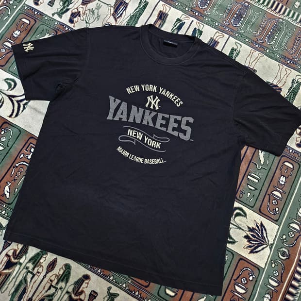 엠엘비(MLB) 25ss 빈티지 크렉 아트웍 로고 반팔티셔츠 XL siz