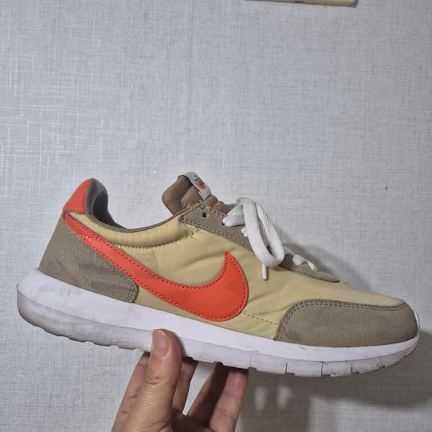 나이키 로쉐브레이크 베주 라스베가스골드 270