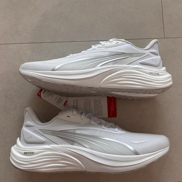 새상품) 푸마 일렉트리파이 나이트로4 런닝화 290