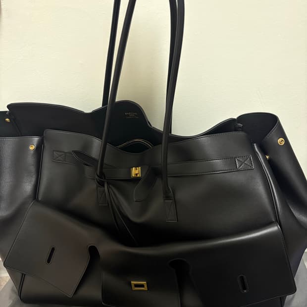 BALENCIAGA Bell Air XL