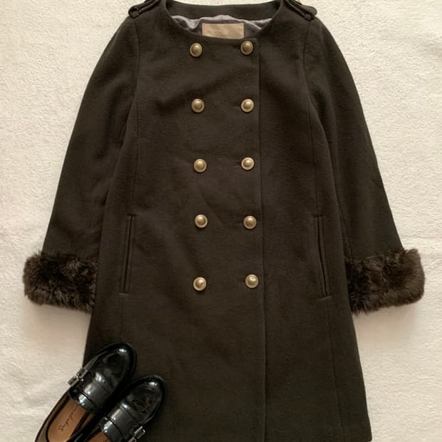 카키 갸루 코트